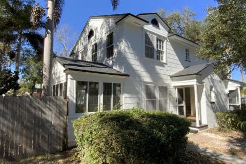 Commercial property in Orlando, Florida 234.86 sq.m. № 2092905 - photo 6