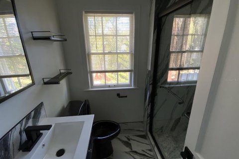 Commercial property in Orlando, Florida 234.86 sq.m. № 2092905 - photo 8