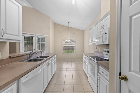 House in Gainesville, Florida 3 bedrooms, 153.1 sq.m. № 1850248 - photo 12