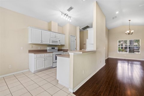 House in Gainesville, Florida 3 bedrooms, 153.1 sq.m. № 1850248 - photo 9