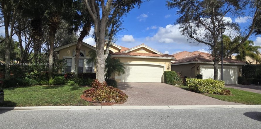 House in Boynton Beach, Florida 3 bedrooms, 198.9 sq.m. № 1864897