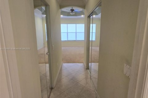 House in Boynton Beach, Florida 3 bedrooms, 198.9 sq.m. № 1864897 - photo 14