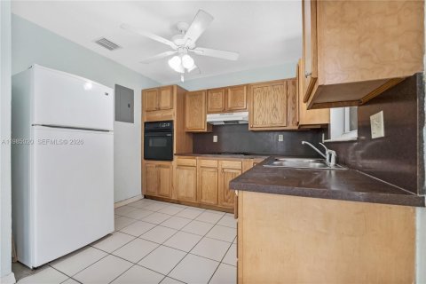 Casa en venta en Deerfield Beach, Florida, 2 dormitorios, 107.77 m2 № 2046560 - foto 9