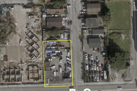 Commercial property in Miami, Florida № 2089452 - photo 2