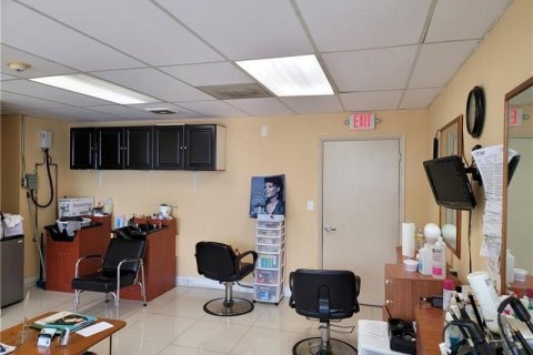 Propiedad comercial en venta en Lauderdale Lakes, Florida № 2158509 - foto 4