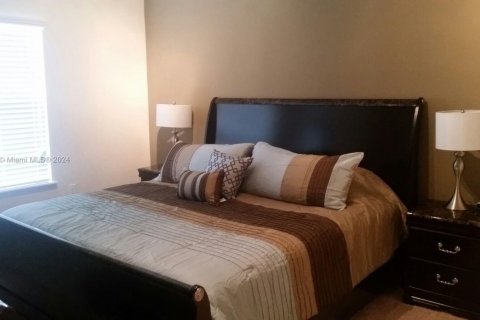 Townhouse in Kissimmee, Florida 3 bedrooms № 1883787 - photo 28