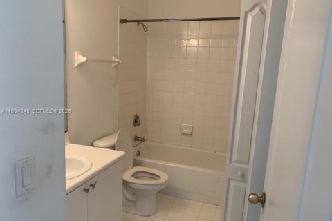 Townhouse in Wellington, Florida 3 bedrooms, 141.58 sq.m. № 1997916 - photo 4