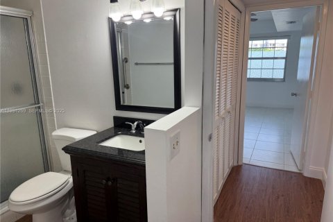 Condo in Pompano Beach, Florida, 3 bedrooms № 1989854 - photo 24