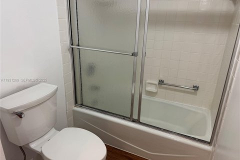 Condo in Pompano Beach, Florida, 3 bedrooms № 1989854 - photo 21