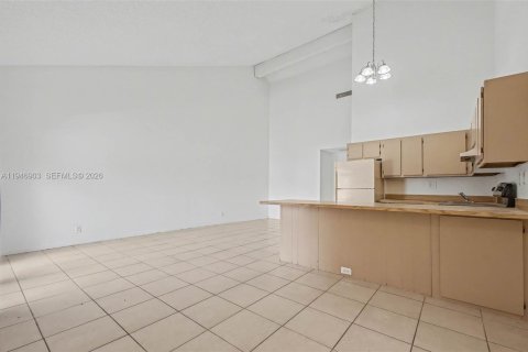 Townhouse in Lauderhill, Florida 2 bedrooms, 78.87 sq.m. № 2003156 - photo 7