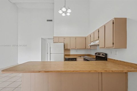 Townhouse in Lauderhill, Florida 2 bedrooms, 78.87 sq.m. № 2003156 - photo 8