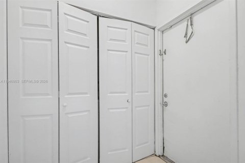 Townhouse in Lauderhill, Florida 2 bedrooms, 78.87 sq.m. № 2003156 - photo 20