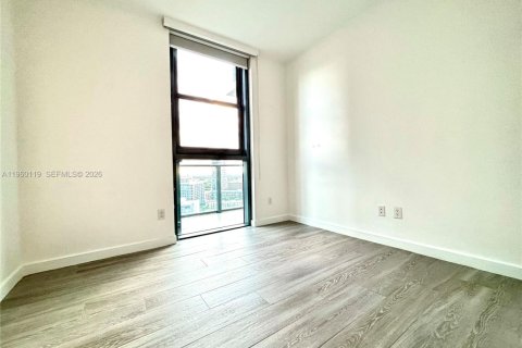 Condominio en alquiler en Miami, Florida, 2 dormitorios, 100.71 m2 № 2029579 - foto 13