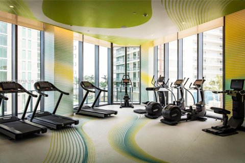 Condominio en alquiler en Miami, Florida, 2 dormitorios, 100.71 m2 № 2029579 - foto 24