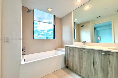Condominio en alquiler en Miami, Florida, 2 dormitorios, 100.71 m2 № 2029579 - foto 17
