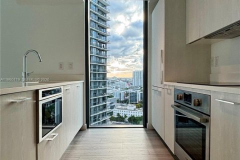 Condominio en Miami, Florida, 2 dormitorios  № 2029579
