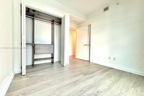 Condominio en alquiler en Miami, Florida, 2 dormitorios, 100.71 m2 № 2029579 - foto 14