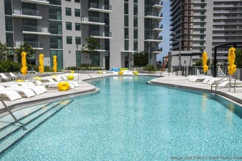 Condominio en alquiler en Miami, Florida, 2 dormitorios, 100.71 m2 № 2029579 - foto 22