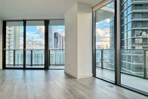 Condominio en alquiler en Miami, Florida, 2 dormitorios, 100.71 m2 № 2029579 - foto 4