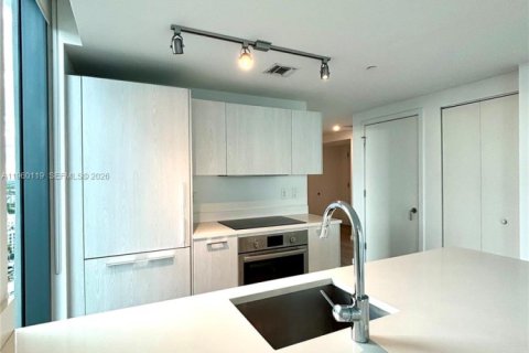 Condominio en alquiler en Miami, Florida, 2 dormitorios, 100.71 m2 № 2029579 - foto 7