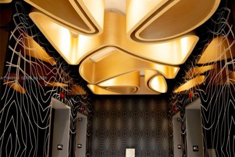 Condominio en alquiler en Miami, Florida, 2 dormitorios, 100.71 m2 № 2029579 - foto 25