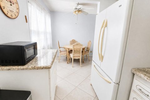 Condo in Boca Raton, Florida, 2 bedrooms № 2275037 - photo 3