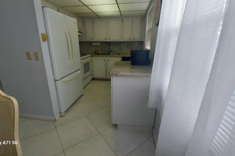 Condo in Boca Raton, Florida, 2 bedrooms № 2275037 - photo 18