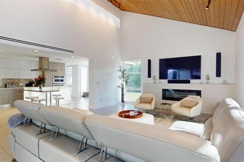 Casa en venta en Miami, Florida, 5 dormitorios, 484.76 m2 № 1465349 - foto 6