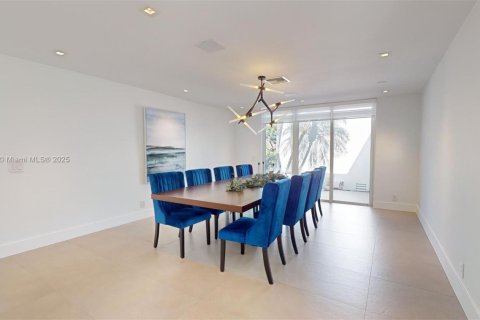 Casa en venta en Miami, Florida, 5 dormitorios, 484.76 m2 № 1465349 - foto 8