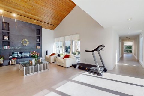 Casa en venta en Miami, Florida, 5 dormitorios, 484.76 m2 № 1465349 - foto 22