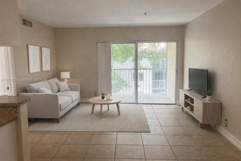 Condo in Hollywood, Florida, 2 bedrooms  № 2062184 - photo 2