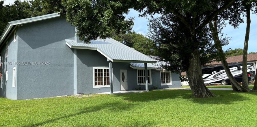 Villa ou maison à Clewiston, Floride 4 chambres № 1989558