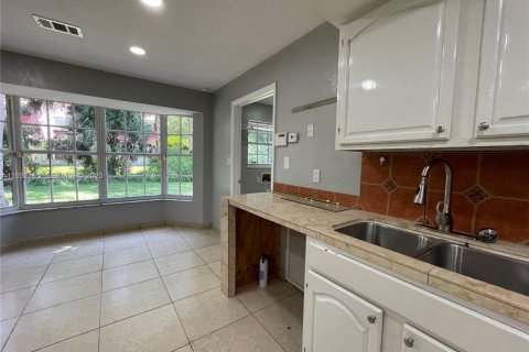 Villa ou maison à vendre à Clewiston, Floride: 4 chambres № 1989558 - photo 17