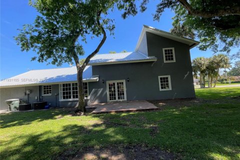 Villa ou maison à vendre à Clewiston, Floride: 4 chambres № 1989558 - photo 8