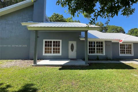 Villa ou maison à vendre à Clewiston, Floride: 4 chambres № 1989558 - photo 3