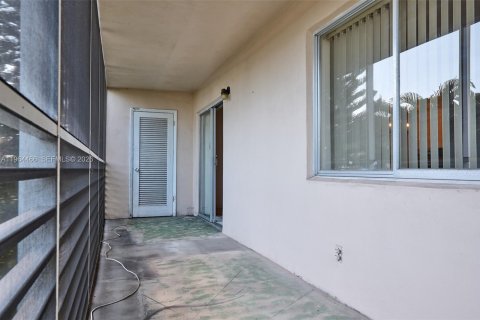 Condominio en venta en Lake Worth, Florida, 2 dormitorios, 83.05 m2 № 2026828 - foto 23