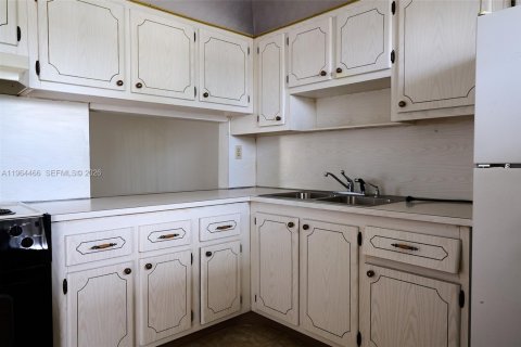 Condominio en venta en Lake Worth, Florida, 2 dormitorios, 83.05 m2 № 2026828 - foto 12