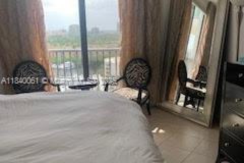 Condo in Aventura, Florida, 2 bedrooms  № 1977713 - photo 12
