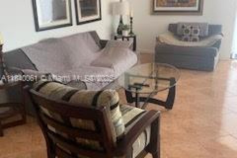 Condo in Aventura, Florida, 2 bedrooms  № 1977713 - photo 3
