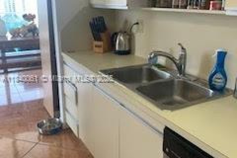 Condo in Aventura, Florida, 2 bedrooms  № 1977713 - photo 7