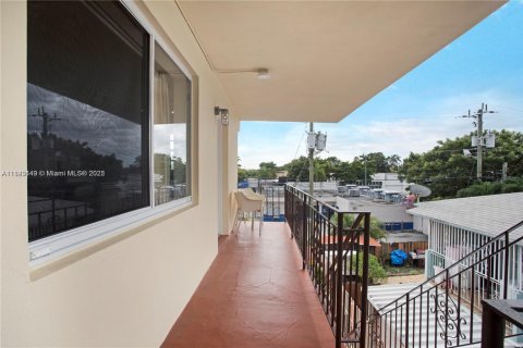 Copropriété à vendre à Miami, Floride: 2 chambres, 47.38 m2 № 1836286 - photo 7