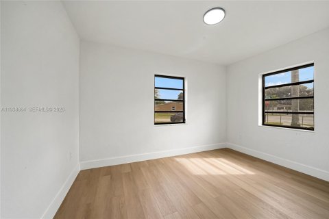 Villa ou maison à vendre à Miami Gardens, Floride: 4 chambres, 130.25 m2 № 2063639 - photo 13