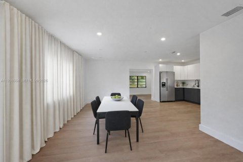 Villa ou maison à vendre à Miami Gardens, Floride: 4 chambres, 130.25 m2 № 2063639 - photo 3