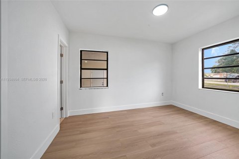 Villa ou maison à vendre à Miami Gardens, Floride: 4 chambres, 130.25 m2 № 2063639 - photo 17