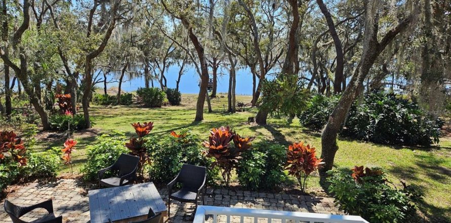 House in Winter Garden, Florida 4 bedrooms, 264.77 sq.m. № 1531397
