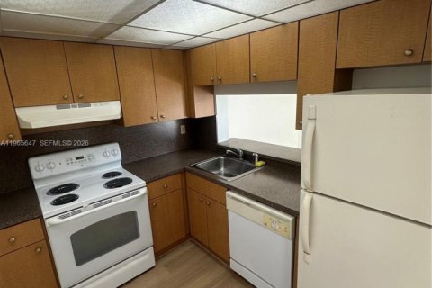 Condominio en alquiler en Miami, Florida, 2 dormitorios, 83.43 m2 № 2028050 - foto 6