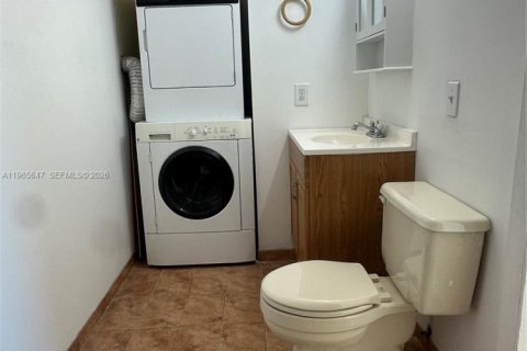 Condominio en alquiler en Miami, Florida, 2 dormitorios, 83.43 m2 № 2028050 - foto 5