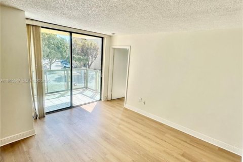 Condominio en alquiler en Miami, Florida, 2 dormitorios, 83.43 m2 № 2028050 - foto 4