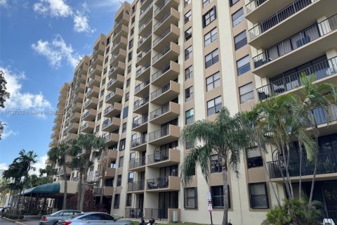 Copropriété à vendre à North Miami, Floride: 1 chambre, 72.65 m2 № 1957616 - photo 4