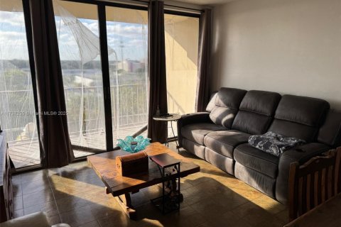 Copropriété à vendre à North Miami, Floride: 1 chambre, 72.65 m2 № 1957616 - photo 15